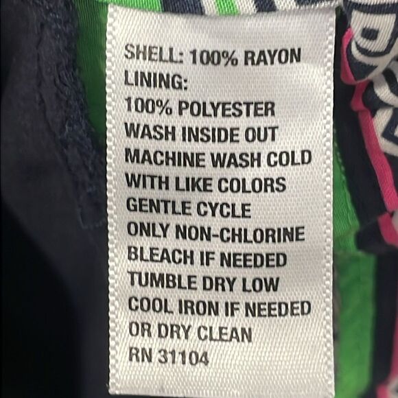 NWOT Crown & Ivy Sleeveless 2 layer elephant blouse shirt top  Size L large - Picture 9 of 9